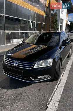 Седан Volkswagen Passat 2011 в Запорожье Седан Volkswagen Passat 2011 в Запорожье