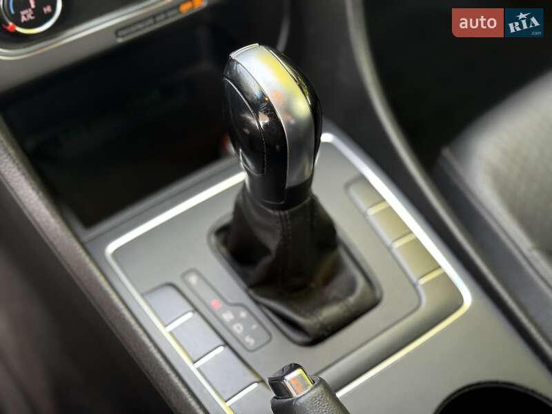 Седан Volkswagen Passat 2014 в Дніпрі