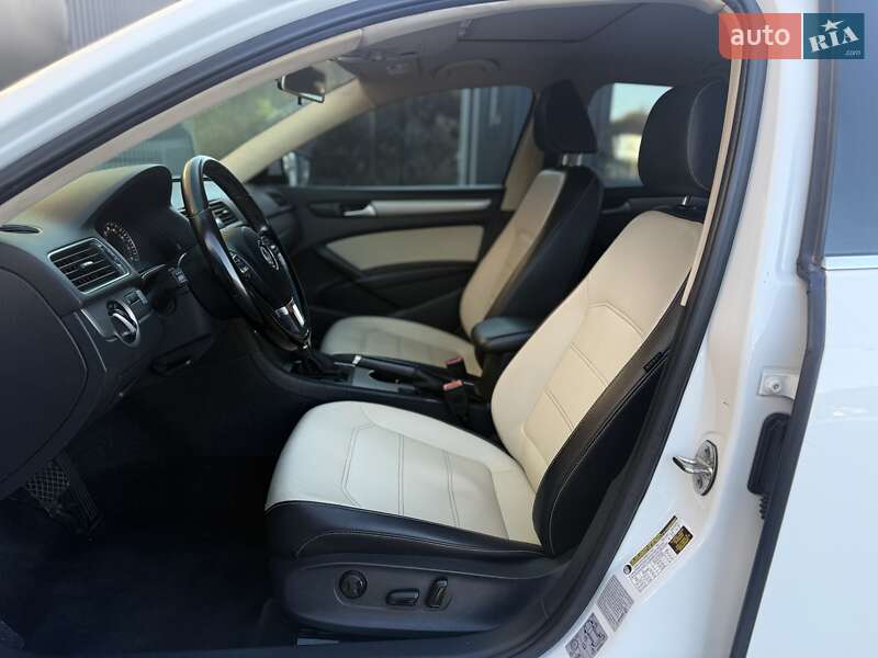 Седан Volkswagen Passat 2015 в Львові