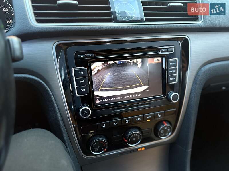 Седан Volkswagen Passat 2015 в Львові