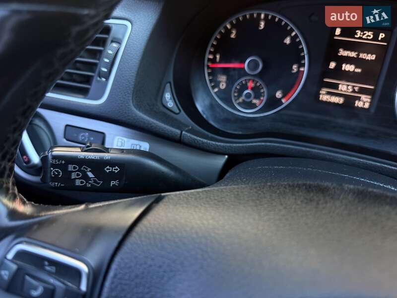 Седан Volkswagen Passat 2015 в Львові