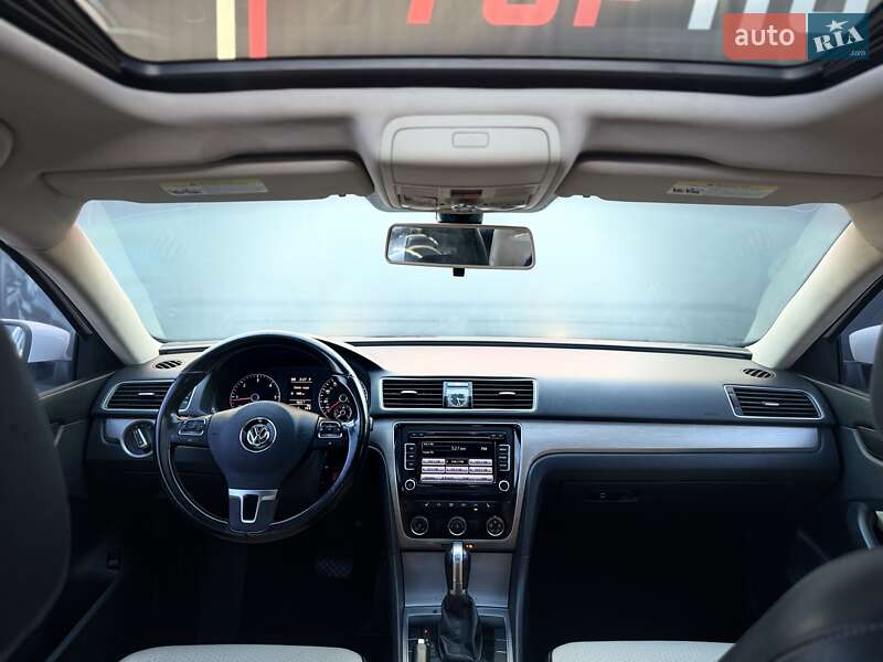 Седан Volkswagen Passat 2015 в Львові