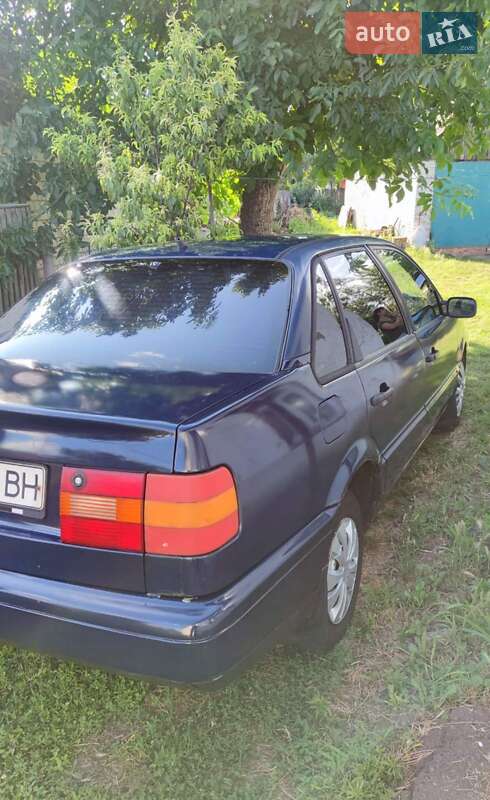 Седан Volkswagen Passat 1994 в Золотоноші