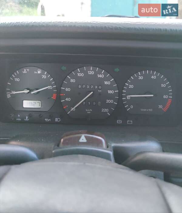 Седан Volkswagen Passat 1994 в Золотоноші