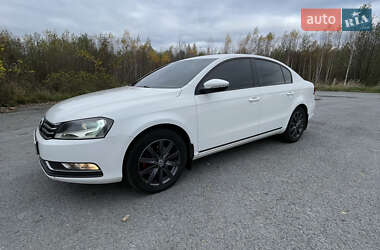 Седан Volkswagen Passat 2013 в Звягеле