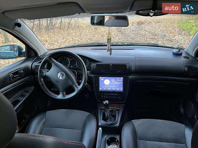 Седан Volkswagen Passat 2002 в Хмельнике