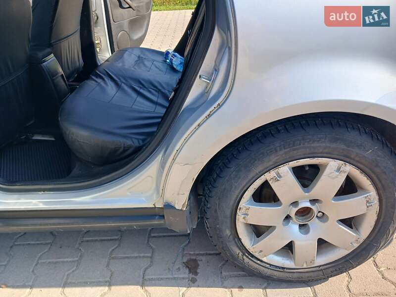 Універсал Volkswagen Passat 2000 в Галичі