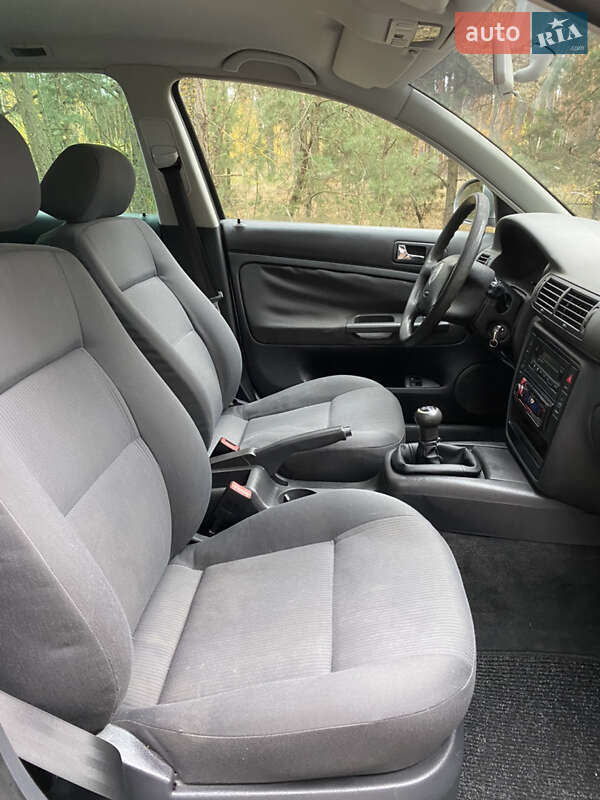 Универсал Volkswagen Passat 2003 в Киеве