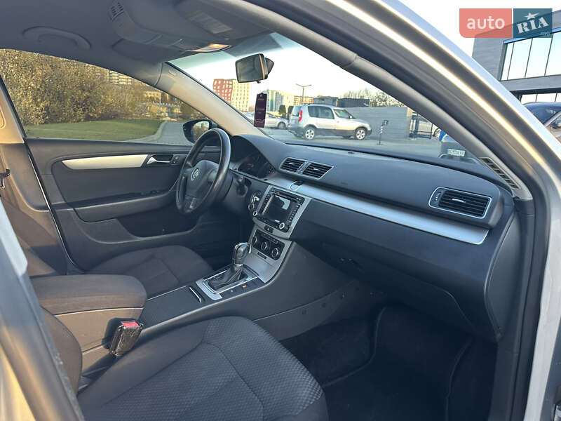 Универсал Volkswagen Passat 2012 в Львове