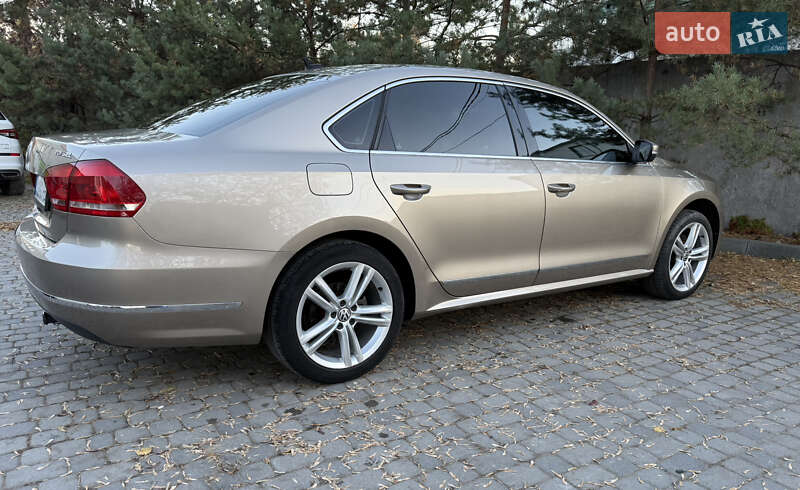 Седан Volkswagen Passat 2015 в Тернополі