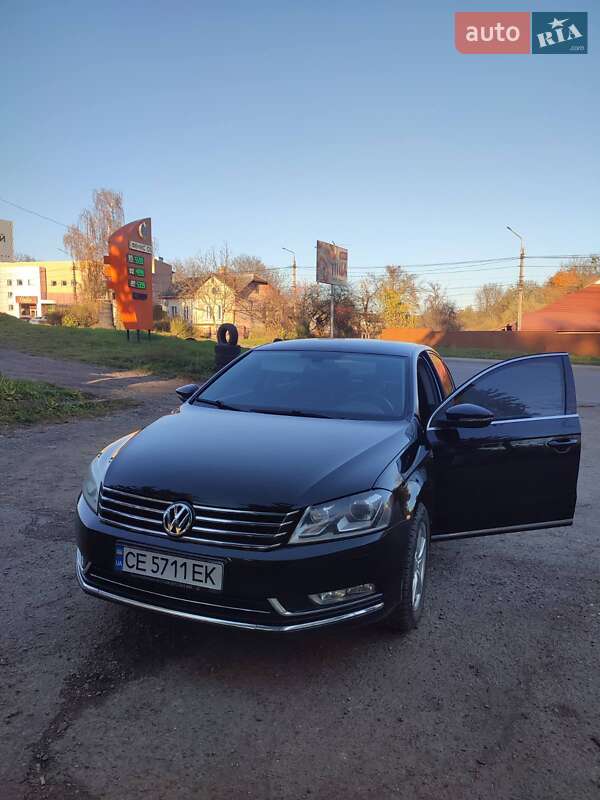 Седан Volkswagen Passat 2011 в Черновцах