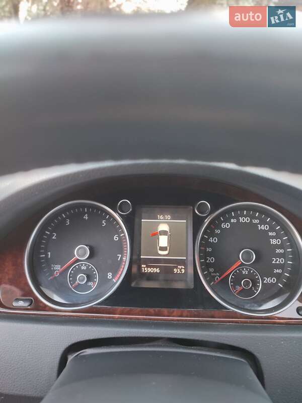 Седан Volkswagen Passat 2011 в Черновцах