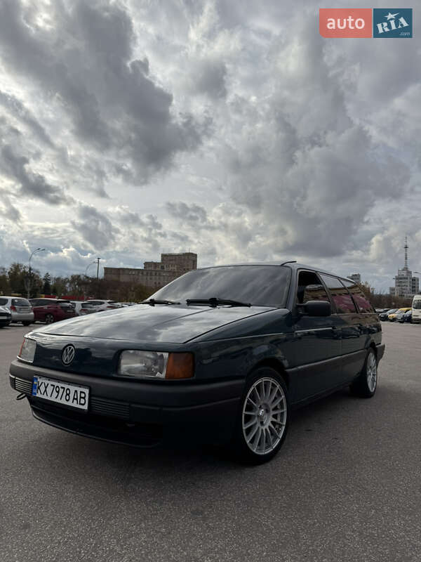 Універсал Volkswagen Passat 1990 в Харкові