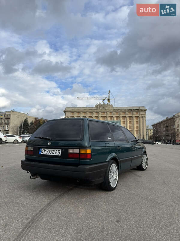 Універсал Volkswagen Passat 1990 в Харкові