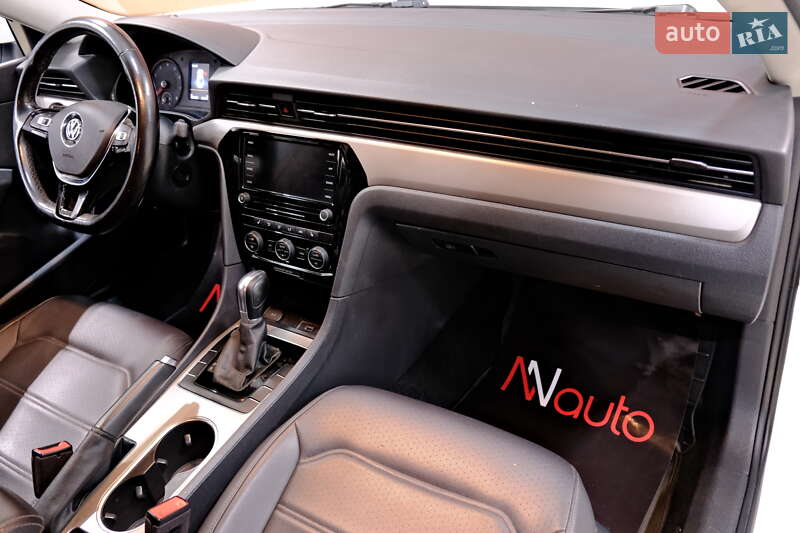 Седан Volkswagen Passat 2020 в Одессе