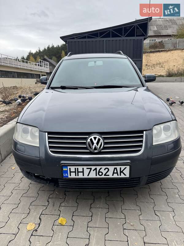 Універсал Volkswagen Passat 2002 в Ірпені