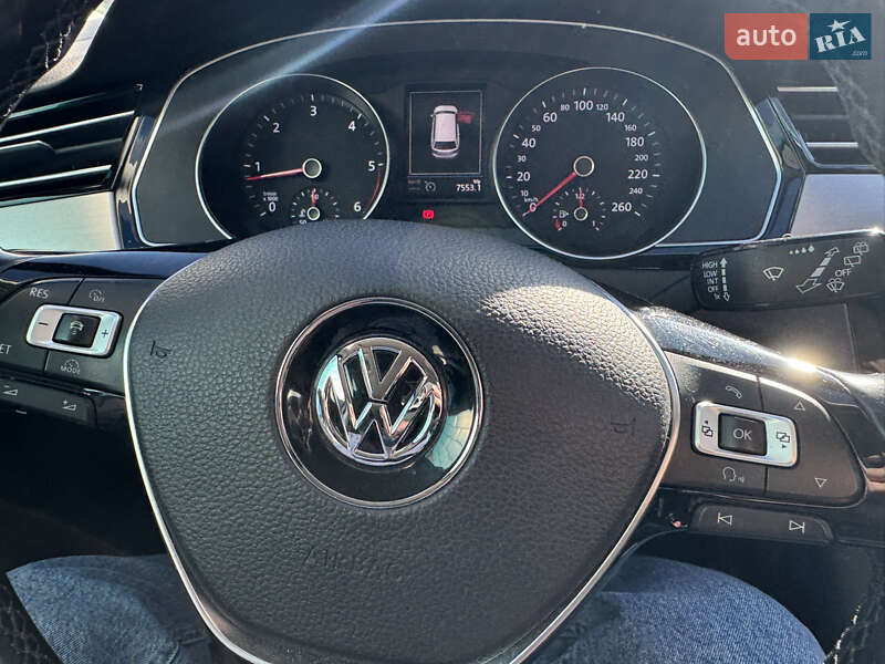 Універсал Volkswagen Passat 2016 в Києві