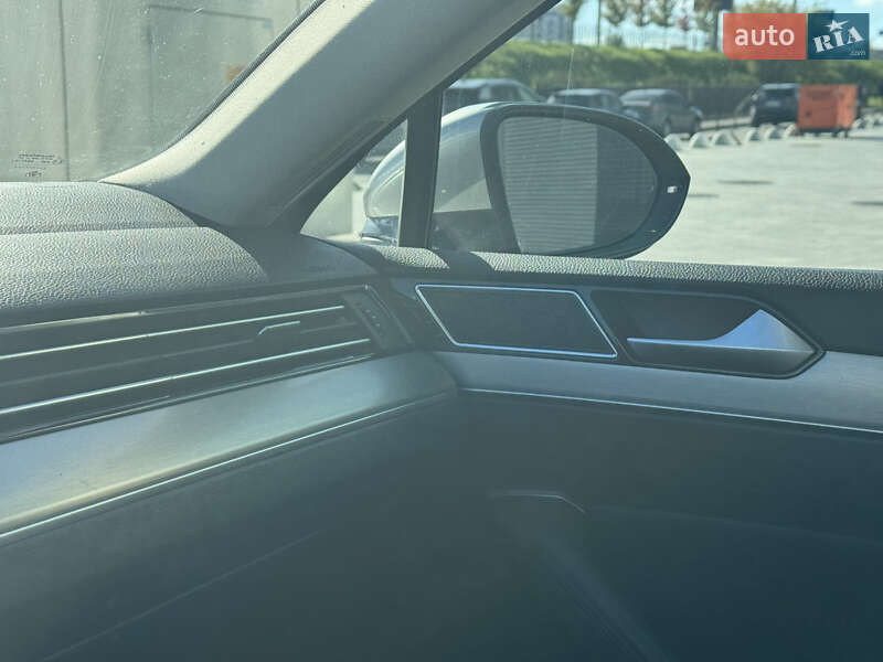 Універсал Volkswagen Passat 2016 в Києві