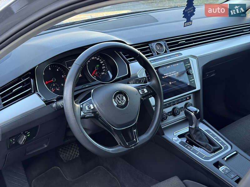 Универсал Volkswagen Passat 2018 в Дубно