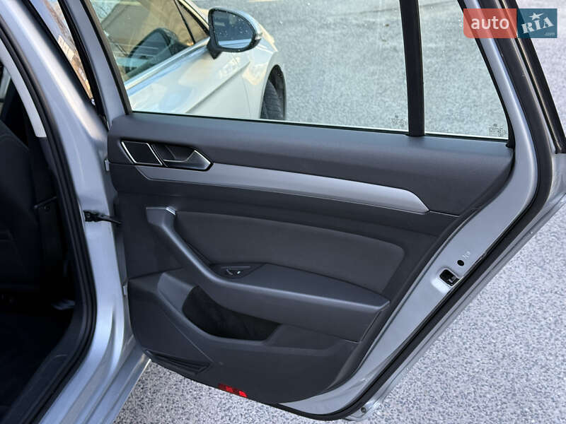 Универсал Volkswagen Passat 2018 в Дубно