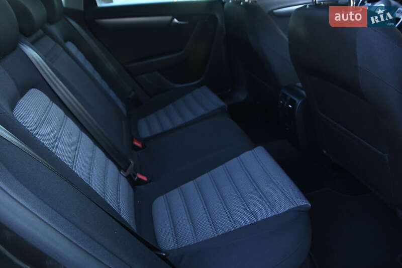 Универсал Volkswagen Passat 2012 в Бердичеве