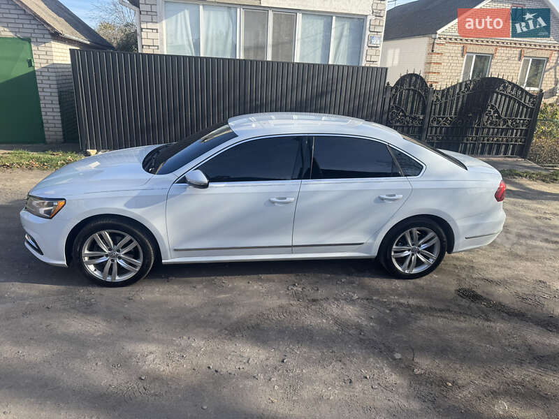 Седан Volkswagen Passat 2017 в Одессе