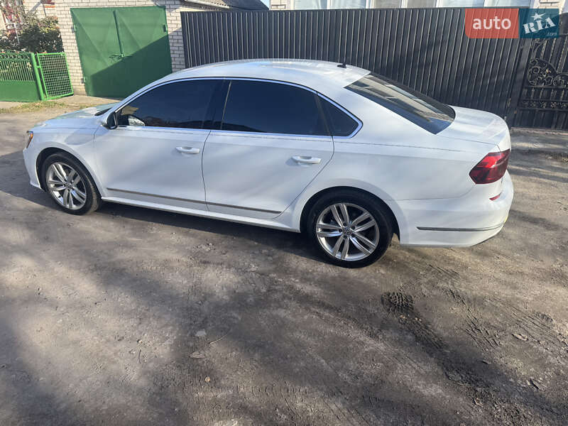 Седан Volkswagen Passat 2017 в Одессе