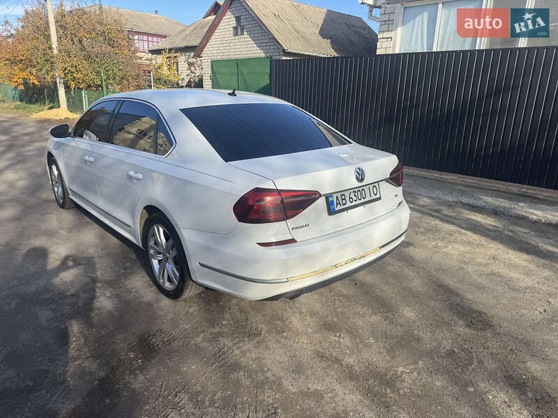 Седан Volkswagen Passat 2017 в Одессе