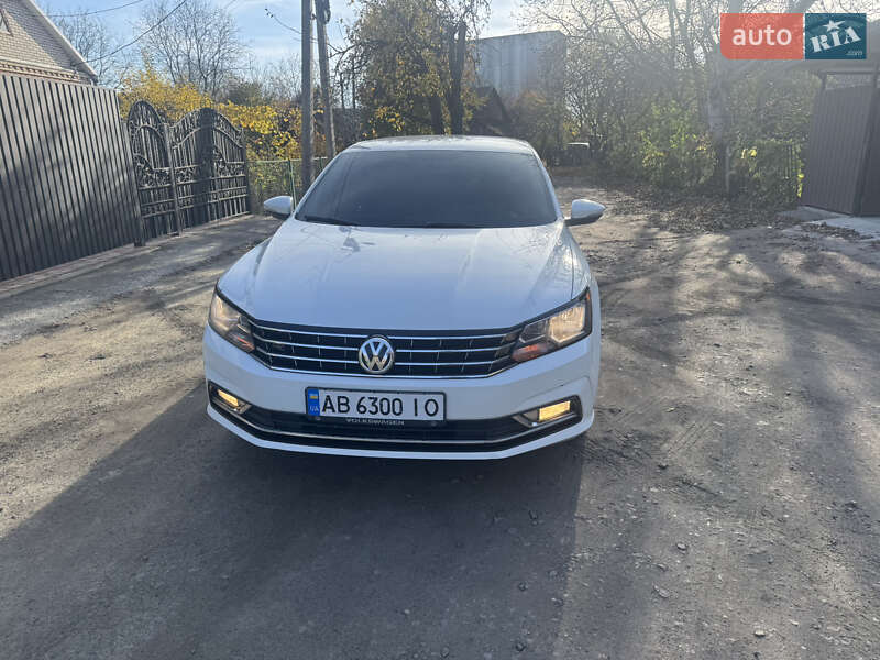 Седан Volkswagen Passat 2017 в Одессе
