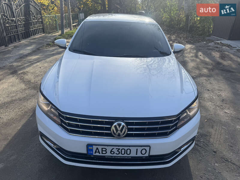 Седан Volkswagen Passat 2017 в Одессе