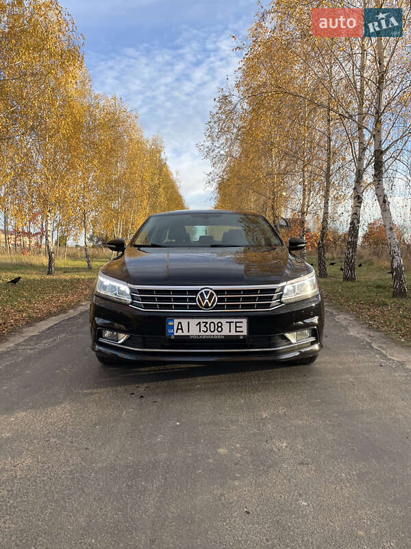 Седан Volkswagen Passat 2017 в Києві
