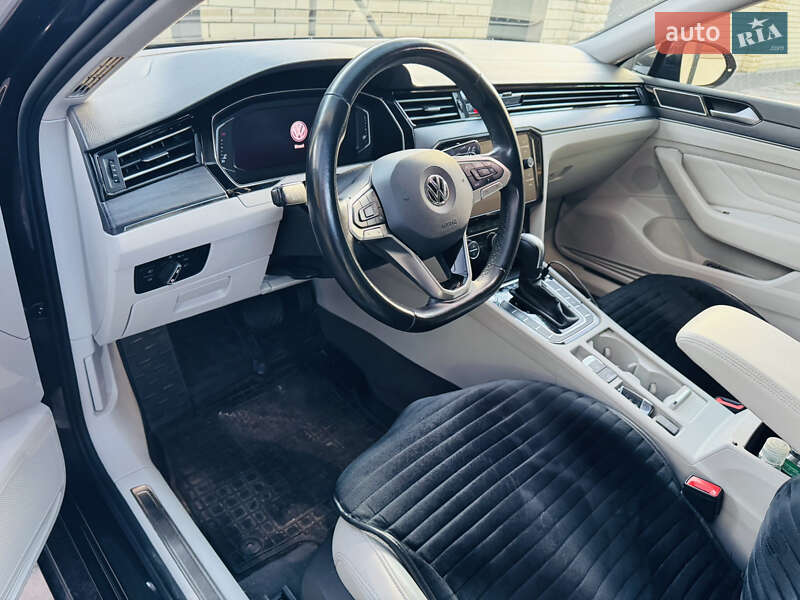 Седан Volkswagen Passat 2020 в Києві