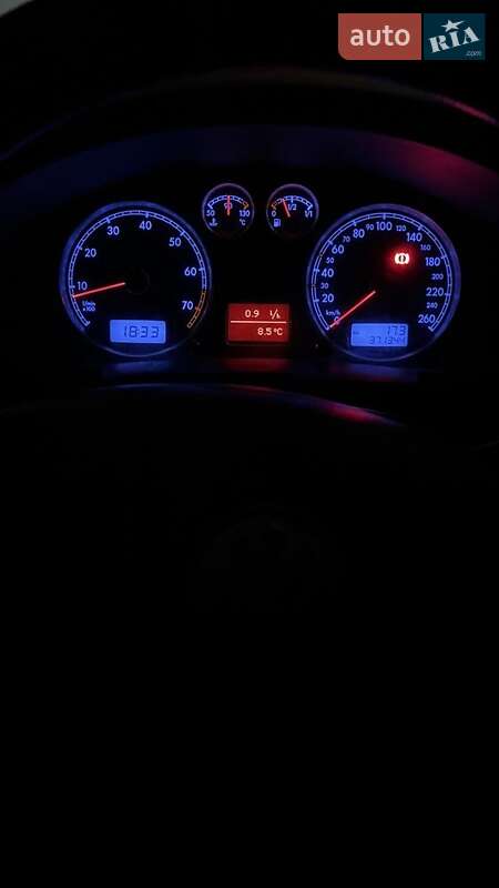 Универсал Volkswagen Passat 2004 в Чернигове фото 7 Универсал Volkswagen Passat 2004 в Чернигове