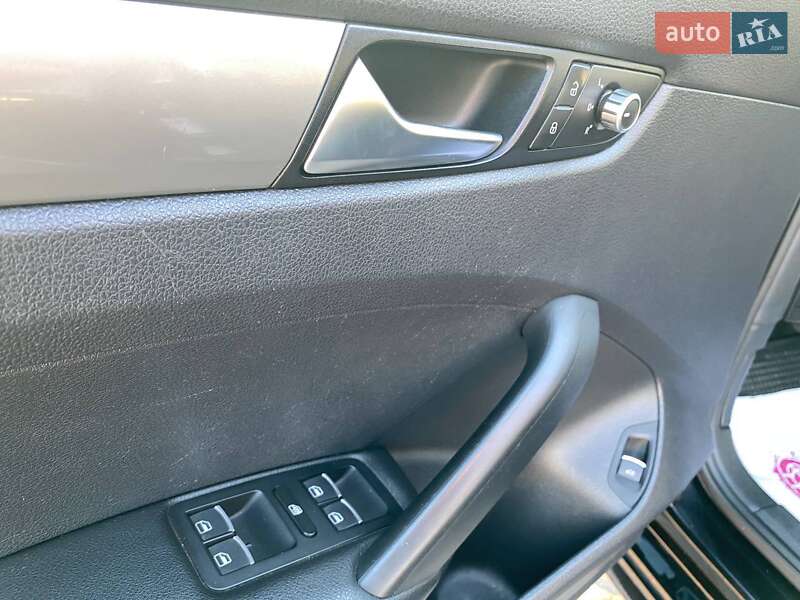Седан Volkswagen Passat 2013 в Львове фото 13 Седан Volkswagen Passat 2013 в Львове