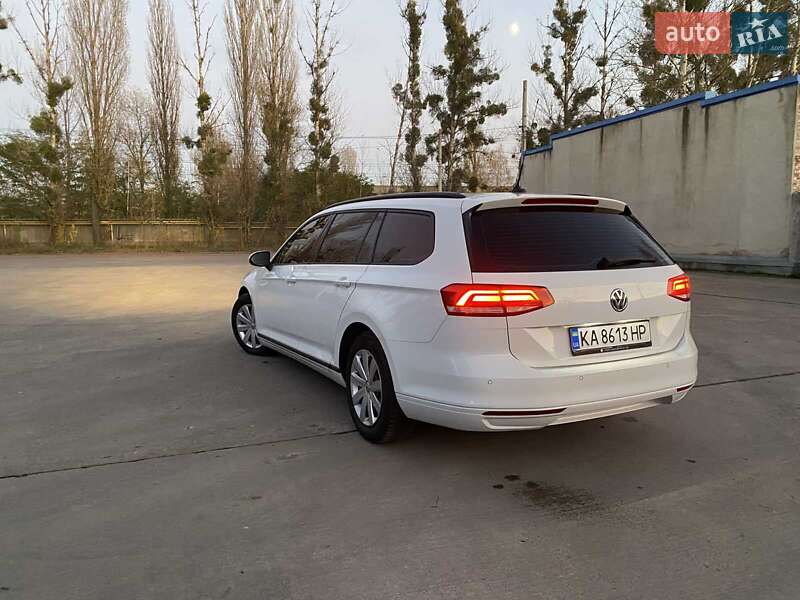 Универсал Volkswagen Passat 2017 в Житомире