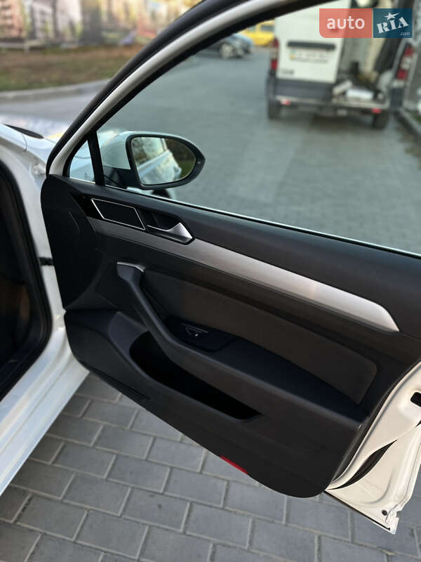 Универсал Volkswagen Passat 2017 в Умани