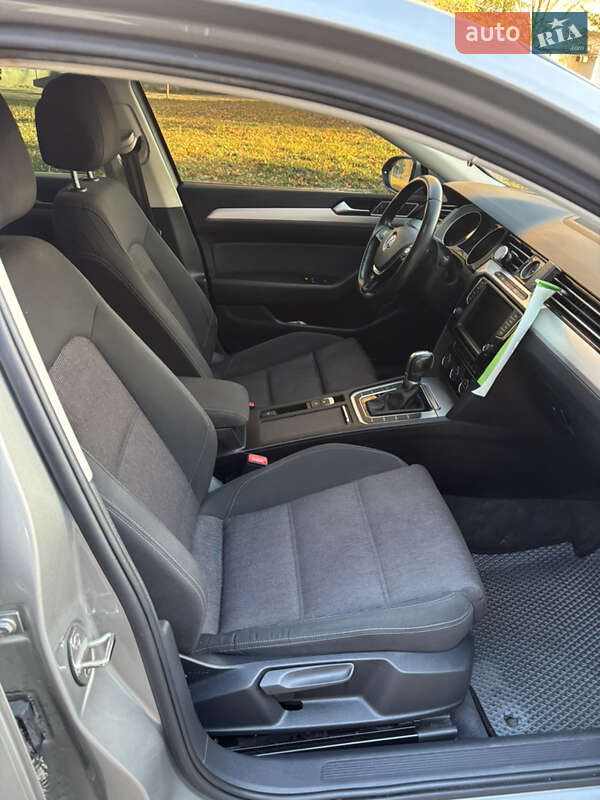 Универсал Volkswagen Passat 2015 в Житомире фото 30 Универсал Volkswagen Passat 2015 в Житомире