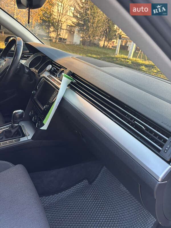 Универсал Volkswagen Passat 2015 в Житомире фото 31 Универсал Volkswagen Passat 2015 в Житомире