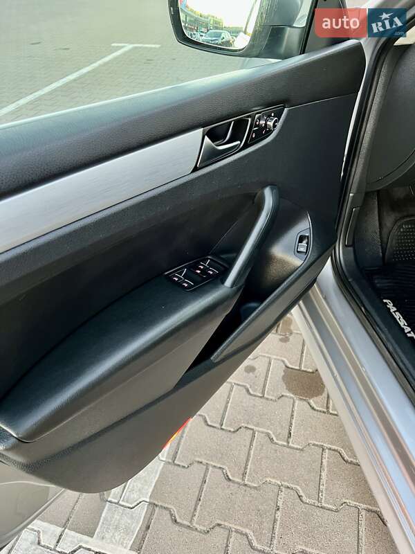 Седан Volkswagen Passat 2012 в Софиевской Борщаговке