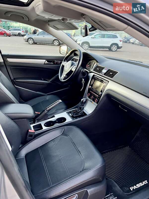 Седан Volkswagen Passat 2012 в Софиевской Борщаговке