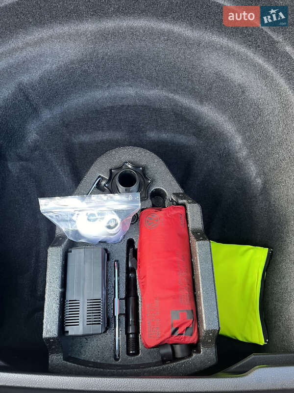 Универсал Volkswagen Passat 2022 в Луцке фото 26 Универсал Volkswagen Passat 2022 в Луцке