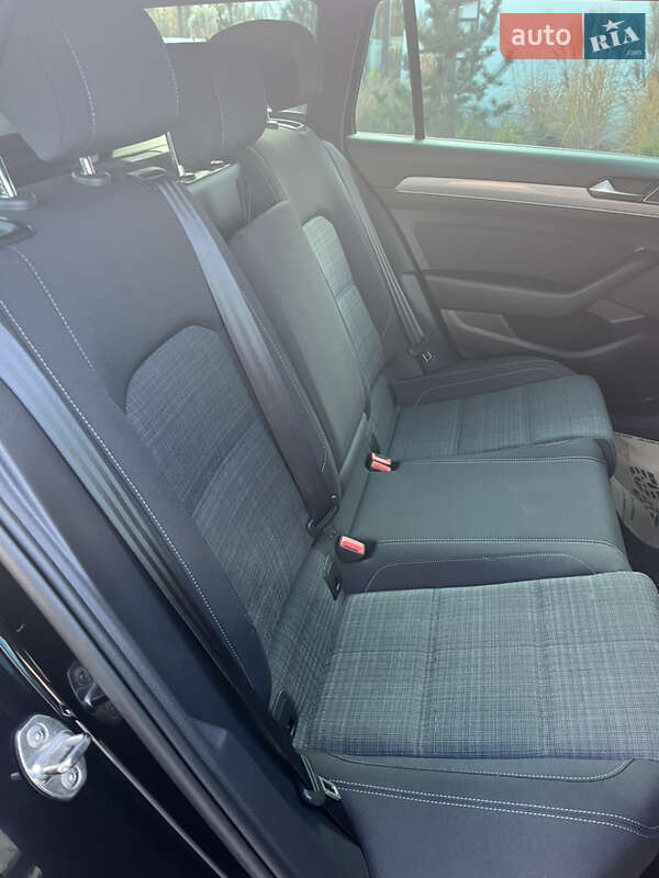 Универсал Volkswagen Passat 2022 в Луцке фото 44 Универсал Volkswagen Passat 2022 в Луцке