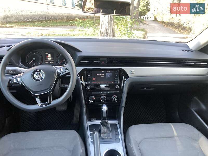 Седан Volkswagen Passat 2020 в Виннице