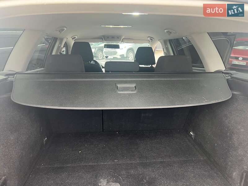 Універсал Volkswagen Passat 2013 в Львові