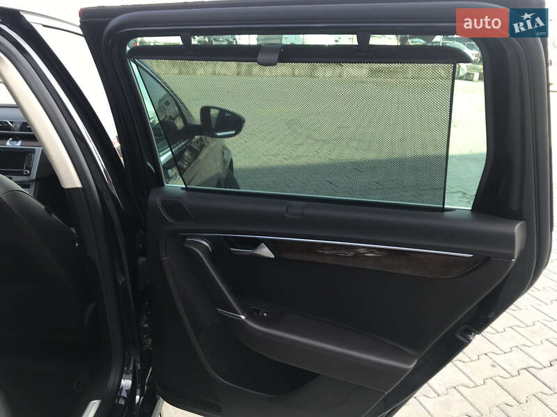 Універсал Volkswagen Passat 2013 в Чернівцях