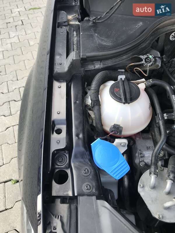 Універсал Volkswagen Passat 2013 в Чернівцях