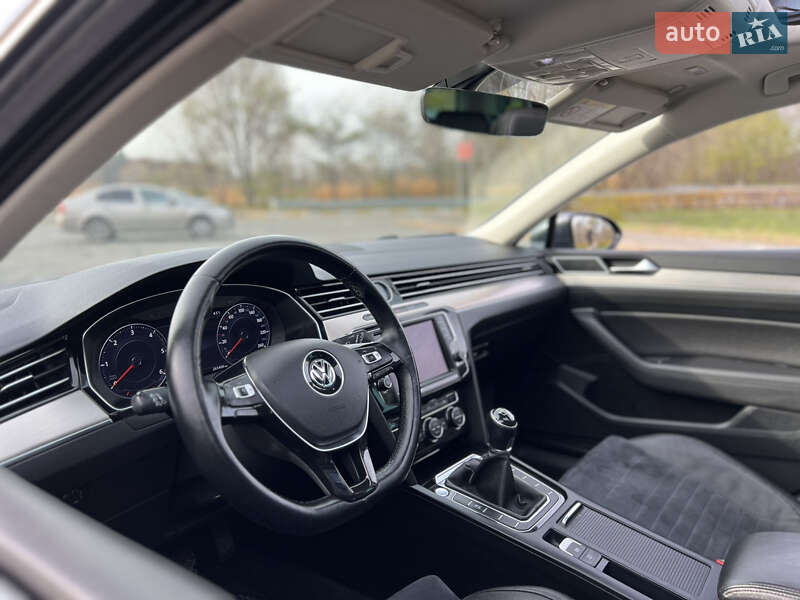 Універсал Volkswagen Passat 2016 в Києві