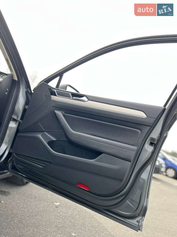 Універсал Volkswagen Passat 2016 в Києві