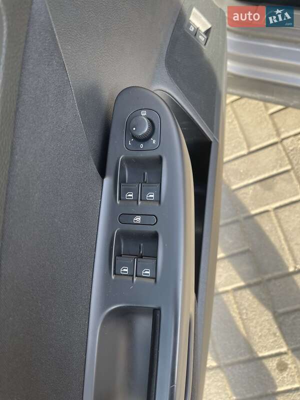 Універсал Volkswagen Passat 2006 в Чернівцях фото 9 Універсал Volkswagen Passat 2006 в Чернівцях