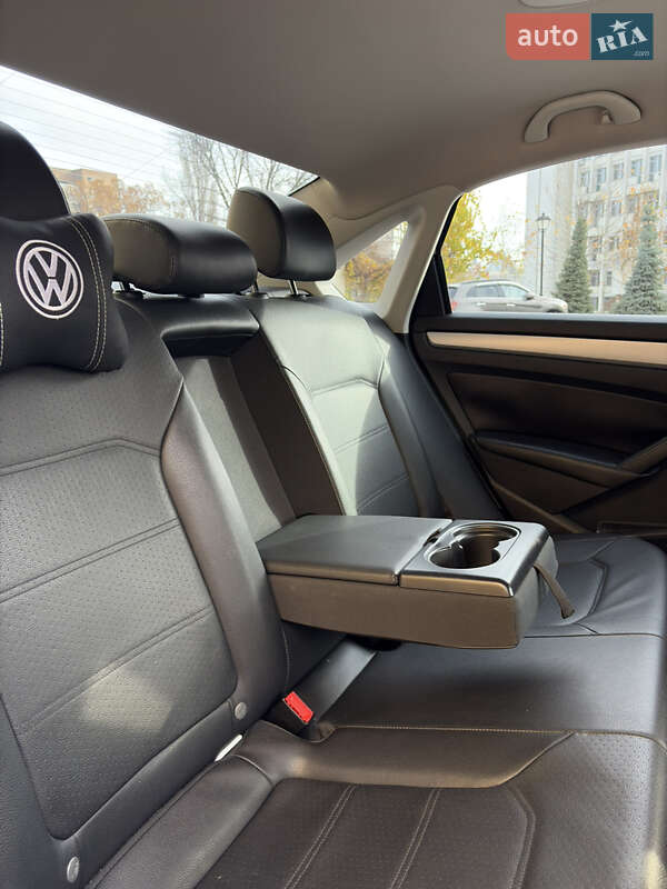 Седан Volkswagen Passat 2012 в Киеве фото 32 Седан Volkswagen Passat 2012 в Киеве